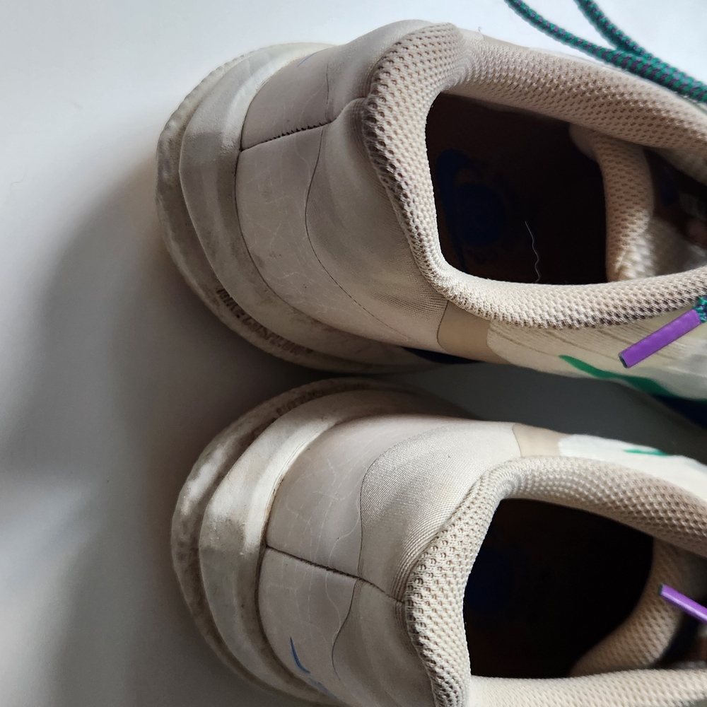 Nike Air Zoom Sneakers with Green and Blue Accents - Picture 7 of 9